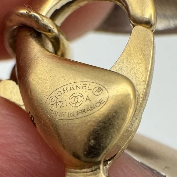 Chanel champagne gold crown and logo with crystal necklace - Picture 8 of 8